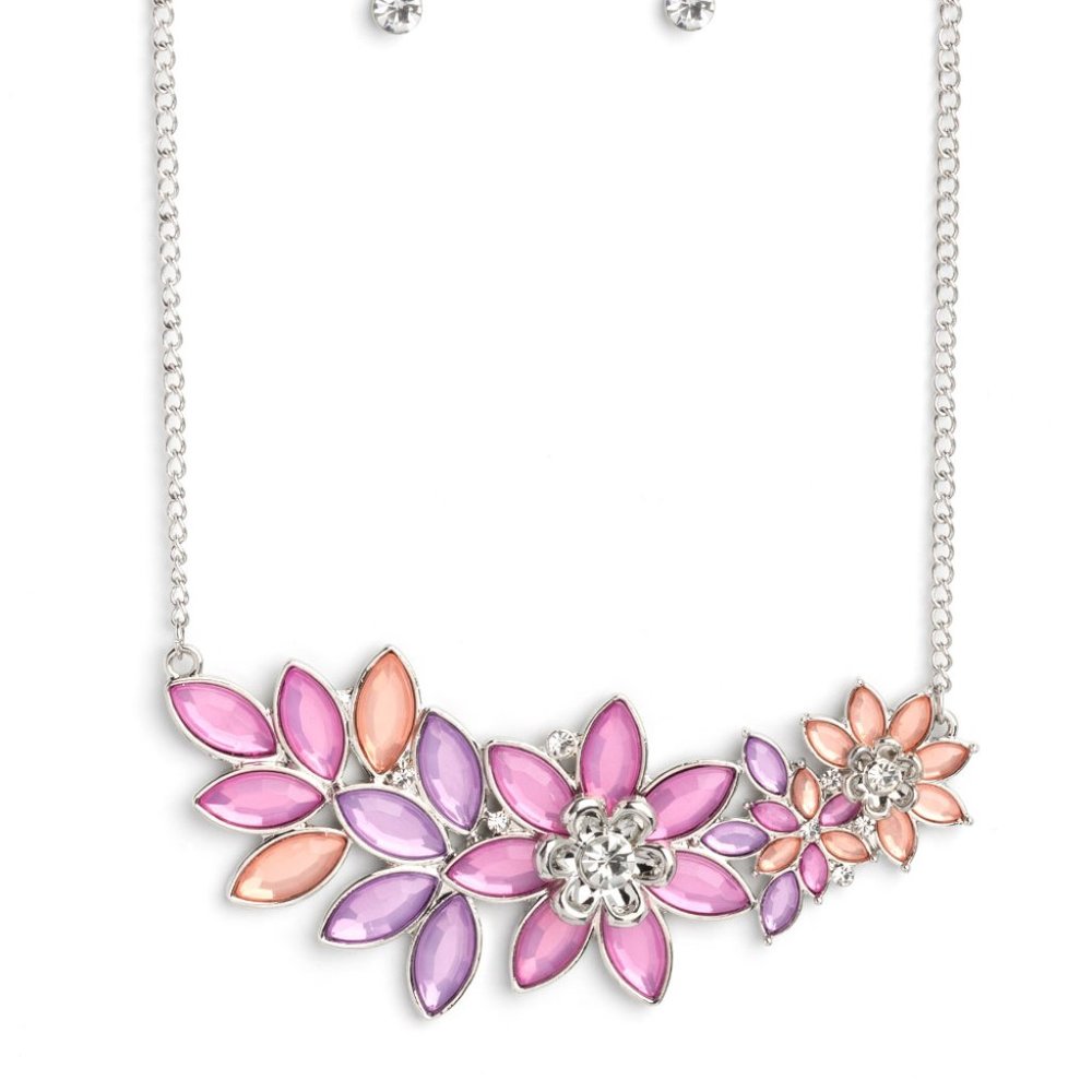 NWOT Paparazzi GARLAND Over - Multi; Necklace